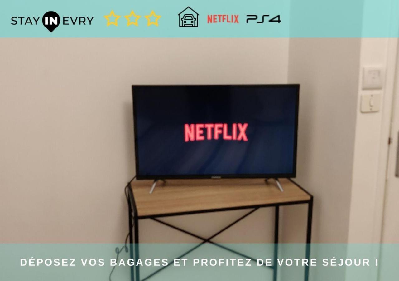 Apartment In Evry